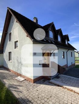 Großzügiges Wohnhaus mit zwei Wohneinheiten -Eigennutzung oder Vermietung, beides ist möglich- - Oberviechtach