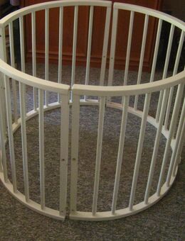 Babybettchen, mit Unterlage /Tischpatte und Schaumstoff, rund Oval, Laufgitter - Beelitz Zentrum