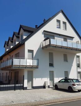 Neubau: Einzugsbereite 4-Zimmer-Maisonette im Dachgeschoss inkl. Aufzug & Küche - Hemhofen