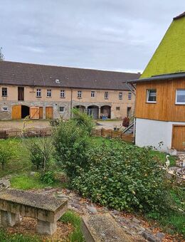 3-Seiten-Bauernhof: großes Grundstück, Scheune, Wohnhaus, Stall- und Wirtschaftsgebäude - Naundorf