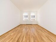 Renovierter Altbau im wunderschönen Stötteritz: 2-Zimmer-Wohnung mit Balkon & neuer Ausstattung - Leipzig
