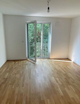 Helle 3 Zimmerwhg. mit Balkon, inkl. Einbauküche & hochwertiger Ausstattung - Stein (Bayern)