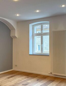 Stilvoll wohnen im Erdgeschoss - 2 Zimmer im Denkmalensemble - Hoyerswerda
