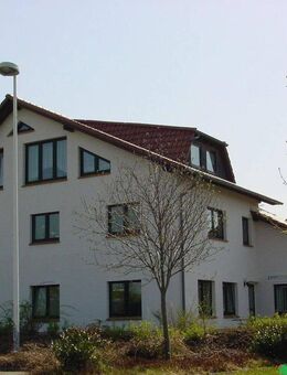 Tolle helle 2R-WE, Garten, schönes Tageslichtbad, Parkplatz, 5 Min zur S-Bahn, 25 Min nach LE - Bennewitz
