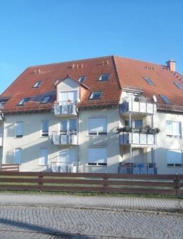 Helle 1-Raum-Wohnung mit Balkon, Keller & Tiefgarage - Ihr sicheres Investment in Niederlungwitz! - Glauchau