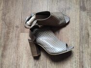 Schuhe, getragen & neu! Gr. 35-39 - Lucka