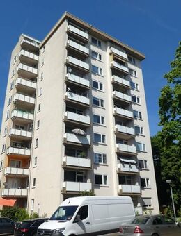 Grandioser Skyline-Blick! Lichtdurchflutete Wohnung in zentraler Lage! - Offenbach (Main)