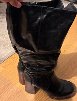 Schwarze Lederstiefel - Nürnberg