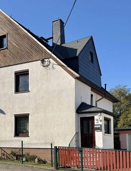 Schöne Doppelhaushälfte in Oelsnitz für Ihren Wohntraum - Oelsnitz (Erzgebirge)