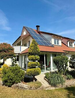 Großzügiges und gepflegtes Zweifamilienhaus mit großem Garten und PV Anlage - Hallerndorf
