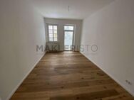 **Erstbezug nach Sanierung: Stilvolle 2-Zimmer-Wohnung mit Balkon, Tageslichtbad & Garage** - Leipzig