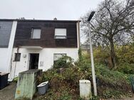 Potenzial für Ihre Ideen: Reihenendhaus mit Einzelgarage in Niederwerrn zu verkaufen - Niederwerrn