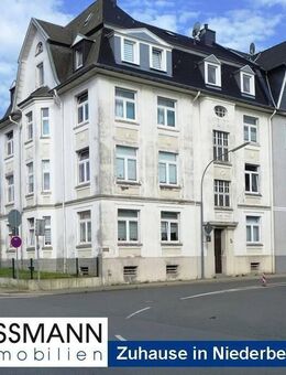 Imposantes Mehrfamilienhaus mit separatem Hintergebäude in zentraler Lage von Velbert. - Velbert