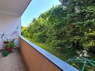 Sehr ruhige 3-Zimmer Wohnung mit unseinsehbarem Balkon inkl. Blick ins Grüne, zentrumsnah gelegen - Regensburg