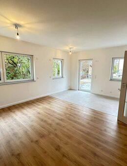 ! EG Wohnung mit großer Terrasse und Gartenanteil ! - Berlin