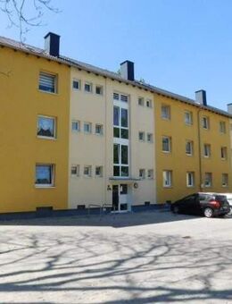 Renoviert und bezugsfertig... 3-Zimmerwohnung mit Balkon in zentraler Lage... - Krefeld