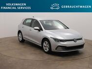 VW Golf, 2.0 TDI Life 85kW, Jahr 2021 - Braunschweig