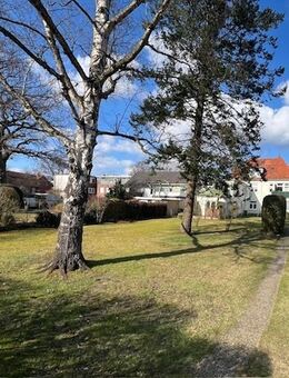 Wohn- und Geschäftshaus mit zusätzlichem Bauplatz in bester Lage im Rissener Dorfkern - Hamburg