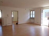 2-Zimmer-Wohnung, große Dachterrasse, Keller + TG-Stpl. - Geisenhausen