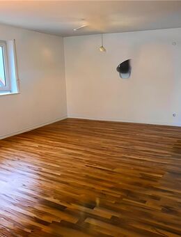 Moderne 3,5 Zimmer-Wohnung mit Balkon und Garage in Langenau - Langenau