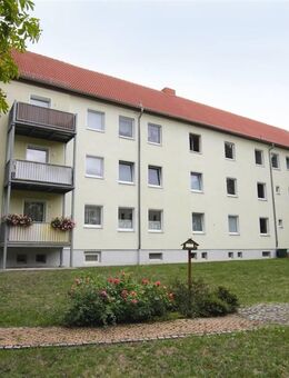 Kleine 2-Raum-Wohnung mit Einbauküche wartet auf neue Mieter - Gera