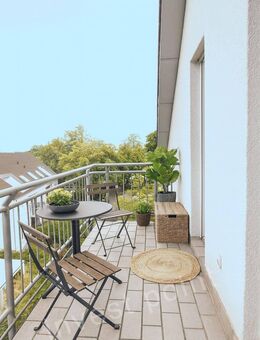 Lichtdurchflutete DG-Wohnung mit Balkon & Garage - stilvoll wohnen oder solide investieren - Waiblingen