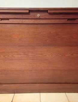 Schrank mit Rollladen / Aktenschrank - Sankt Ingbert