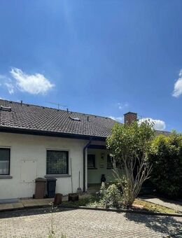 Stark reduziert!! Sonnige 3-Zi. im Souterrain mit EBK, Garten & Garage - Öhningen