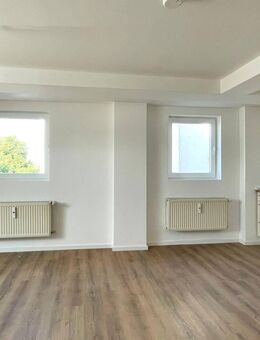 Helle 1,5 Zimmer-Dachgeschosswohnung in Augsburg-Kriegshaber - Augsburg