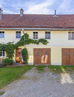 Sanierte Hofstelle mit Ensembleschutz in Waal - Waal