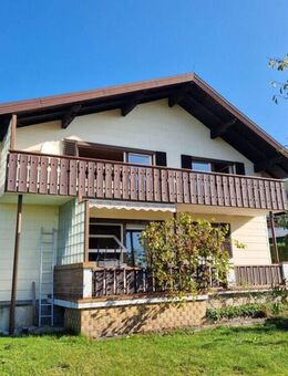 Renovierungsbedürftiges Einfamilienhaus mit Nebengebäude und Garage in sehr guter Wohnlage - Marktl