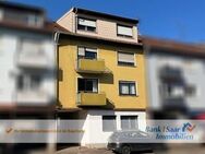 Attraktive Kapitalanlageimmobilie mit 4 Wohneinheiten und 3 Garagen im Herzen von Saarwellingen! - Saarwellingen