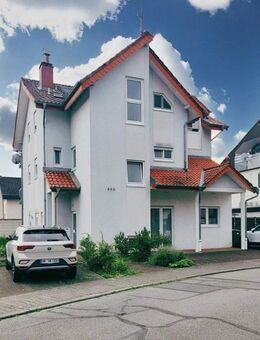 Helle Dachgeschosswohnung in ruhigem Wohngebiet - Bürstadt