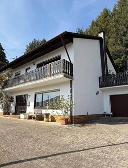 Großes Zweifamilienhaus in exponierter Lage von Niederkirchen - Niederkirchen