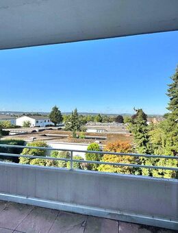 4-Zimmer-Eigentumswohnung mit 2 Balkonen und Voreifelblick - Meckenheim
