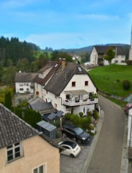 Liebevoll modernisierte Doppelhaushälfte mit historischem Charme, Pool und Wohlfühlatmosphäre - Stockach