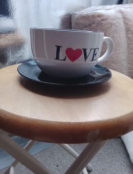 Jumbokaffee oder - Teetasse mit Unterteller, neu - Hannover