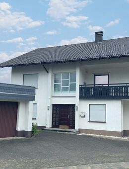 Hochwertiges Wohn-/Geschäftshaus mit Garage - Hallenberg