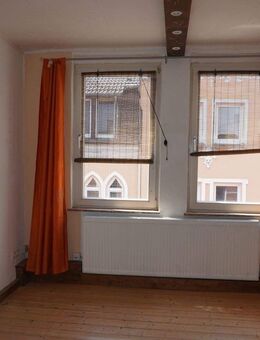 ***Großfamilie oder WG Wohnung - Sechs Zimmerwohnung, Küche, Bad in Kassel Kirchditmold Nahe Straßenbahnhaltestelle zu verkaufen*** - Kassel