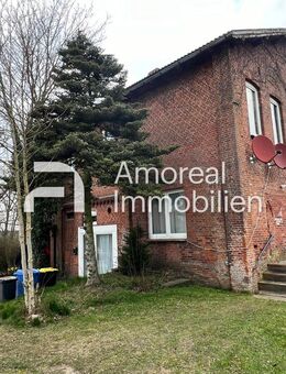 Nindorf | Klassisches Mehrfamilienhaus mit drei Wohneinheiten und großzügigem Grundstück - Nindorf (Landkreis Dithmarschen)