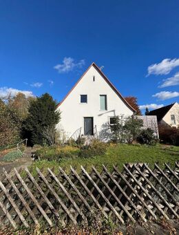 Profisionsfrei! Freistehendes Einfamilienhaus mit traumhaften Garten in Ziegelstein - Nürnberg