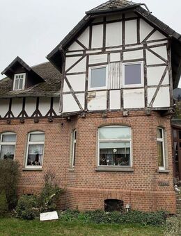 Einfamilienhaus mit Vollkeller , Nebengebäude mit Einliegerwohnung und Abstellräume. - Wittingen