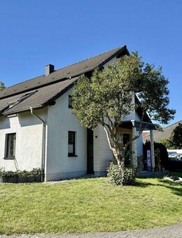 HORN IMMOBILIEN++ Neubrandenburg, tolles Architektenhaus mit 5 Zimmern, EBK, Keller und Carport - Neubrandenburg