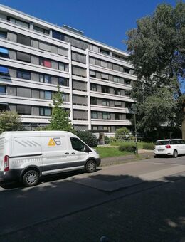 Gepflegte und gut ausgestattete 3 1/2 Zimmer-Wohnung in Düsseldorf-Mörsenbroich - Düsseldorf
