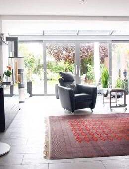 Hochwertige Doppelhaushälfte in Traumlage! Liebevoll modernisiert mit großer Terrasse, Garten, Garage u.v.m. - Schwetzingen