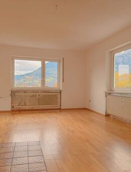Schnäppchen - schöne 3-Zim.-Maisonette-Wohnung mit Ausblick auf die Alpen mit Außenstellplatz ** - Schönau (Königssee)