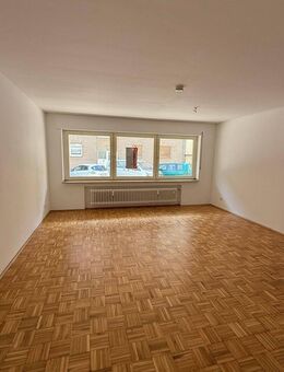 Komfortable 100m³ Erdgeschosswohnung mit neuem Boden - Krefeld