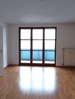 Schöne 2-Zimmer-Wohnung mit Loggia! - Plauen