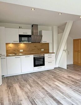 OBERBECKSEN: 3,5 Zimmer-Wohnung mit EBK, 2 Bädern, Balkon und Stellplatz - Bad Oeynhausen
