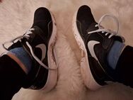 12 Jahre alte Nike Schuhe - Voerde (Niederrhein)